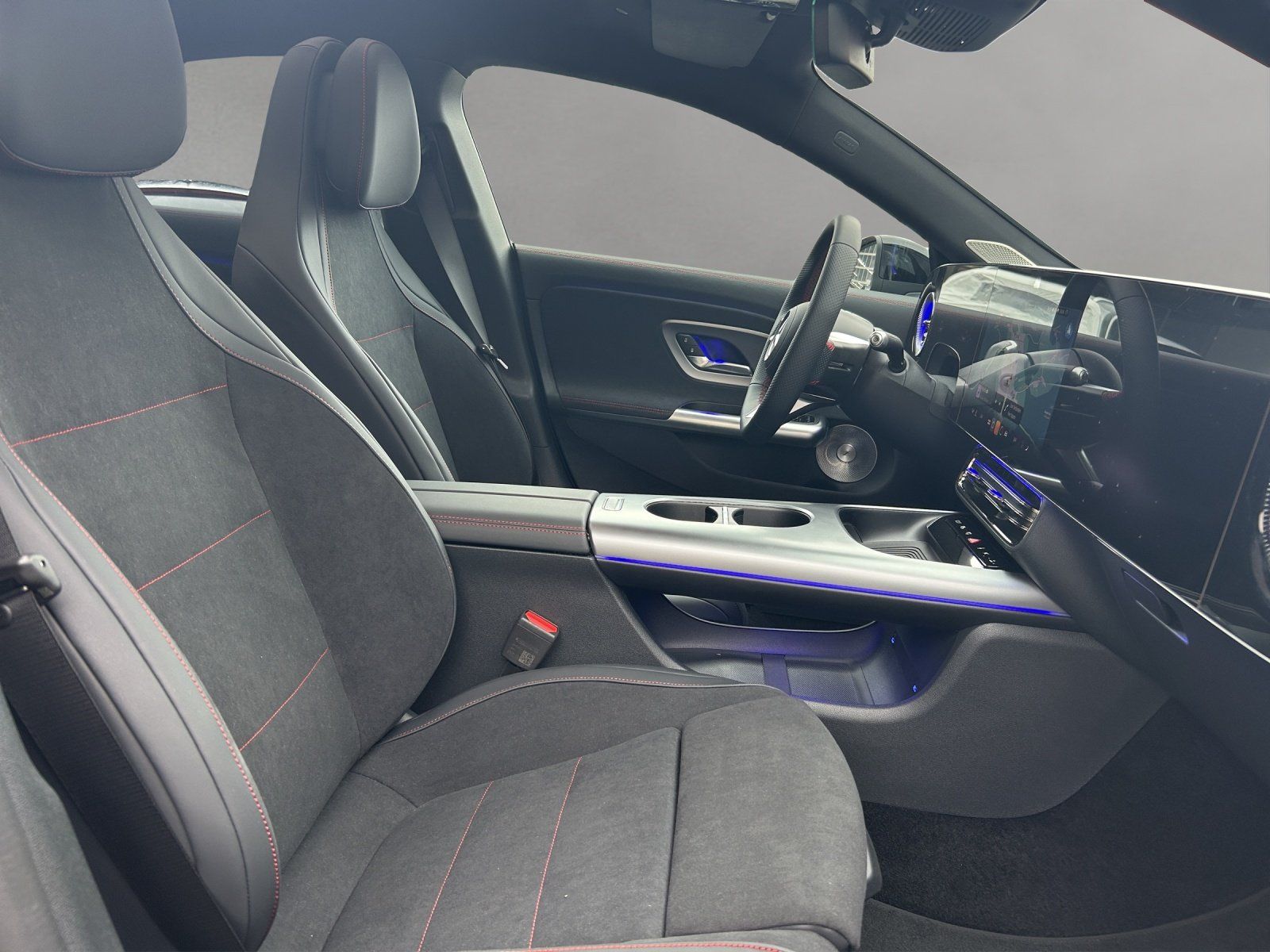 Fahrzeugabbildung Mercedes-Benz CLA 220 AMG MBUX Multibeam Pano 360° Burm AHK