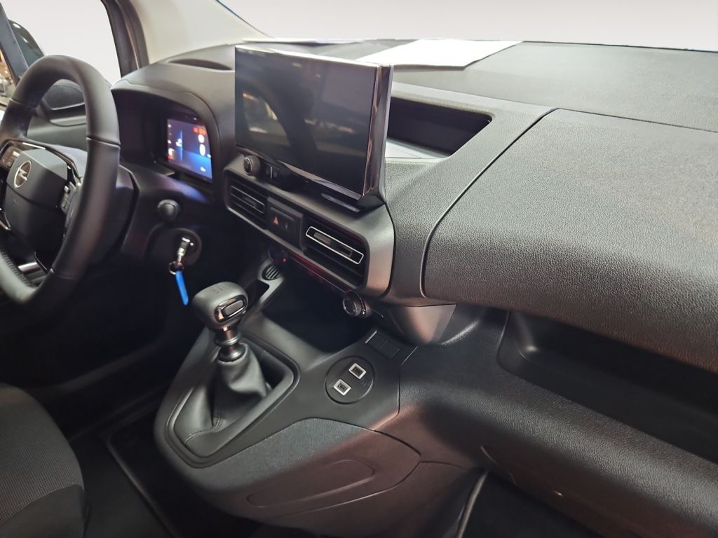 Fahrzeugabbildung Opel Combo Cargo 1.5 D Holzb. Shz., RFK, Navi