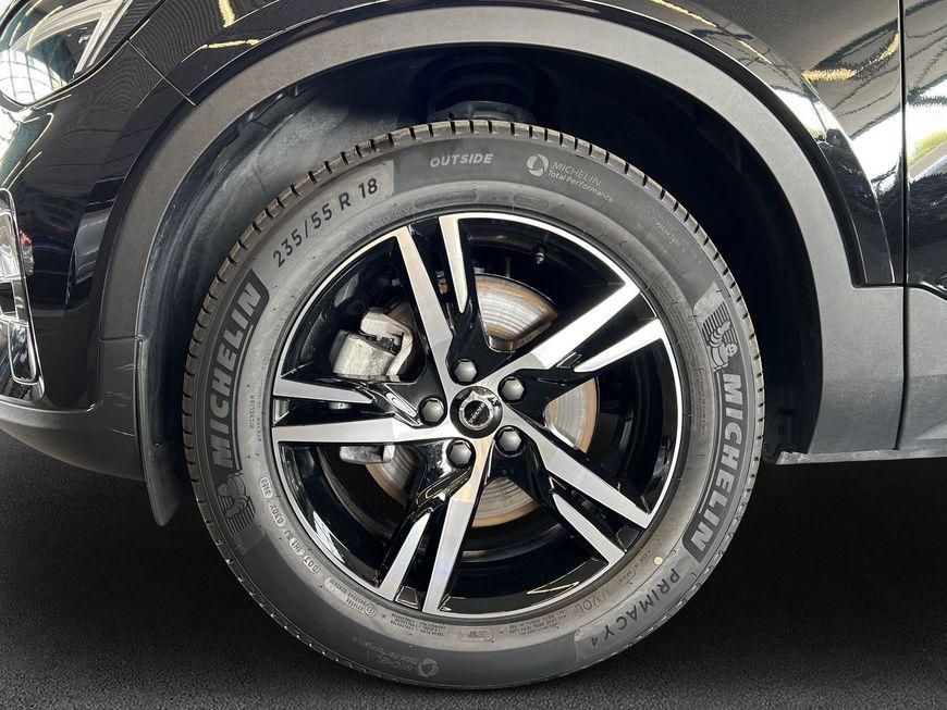 Volvo XC40 B3 Plus-Dark DKG Pano Pixel-LED AHK Pilot B