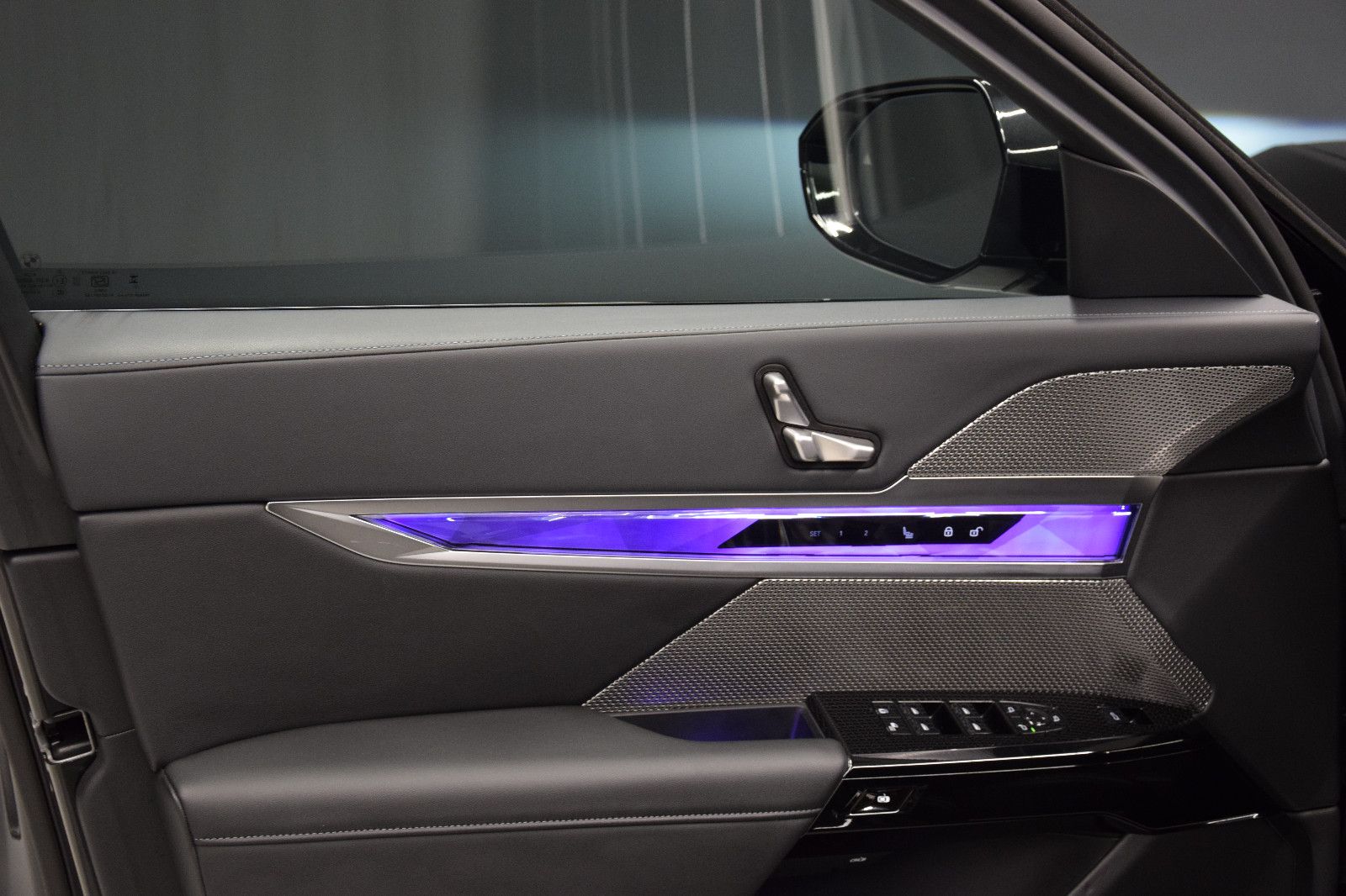 Fahrzeugabbildung BMW 740 d xDrive M Sport Pano Memory Luft B&W STHZ