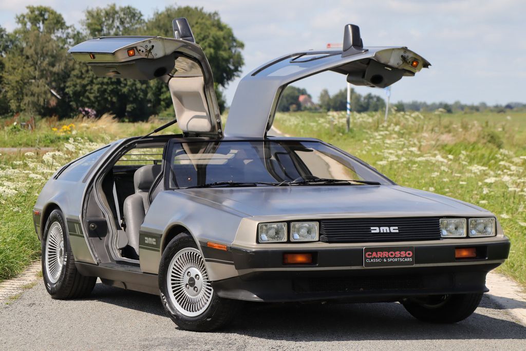 DeLorean DMC-12