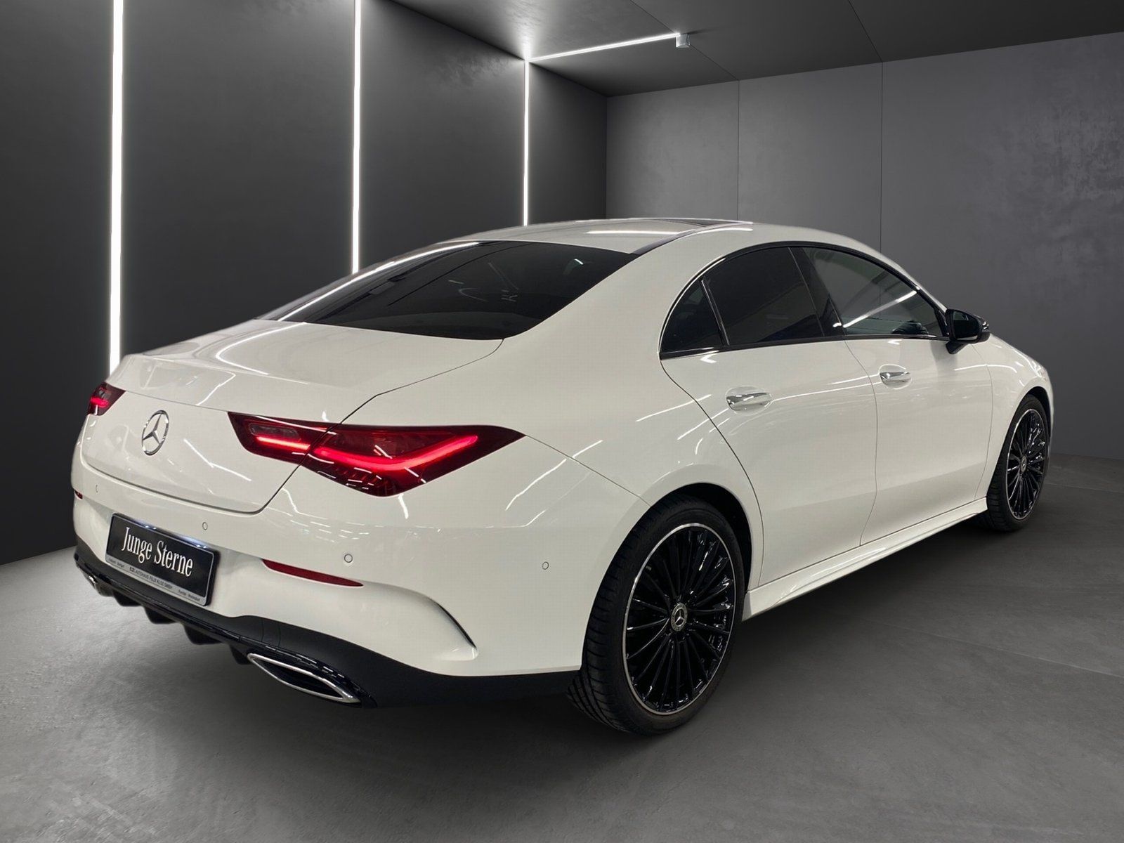Fahrzeugabbildung Mercedes-Benz CLA 200 AMG*Pano*Totwink*19"*Night*LED*CarPlay*