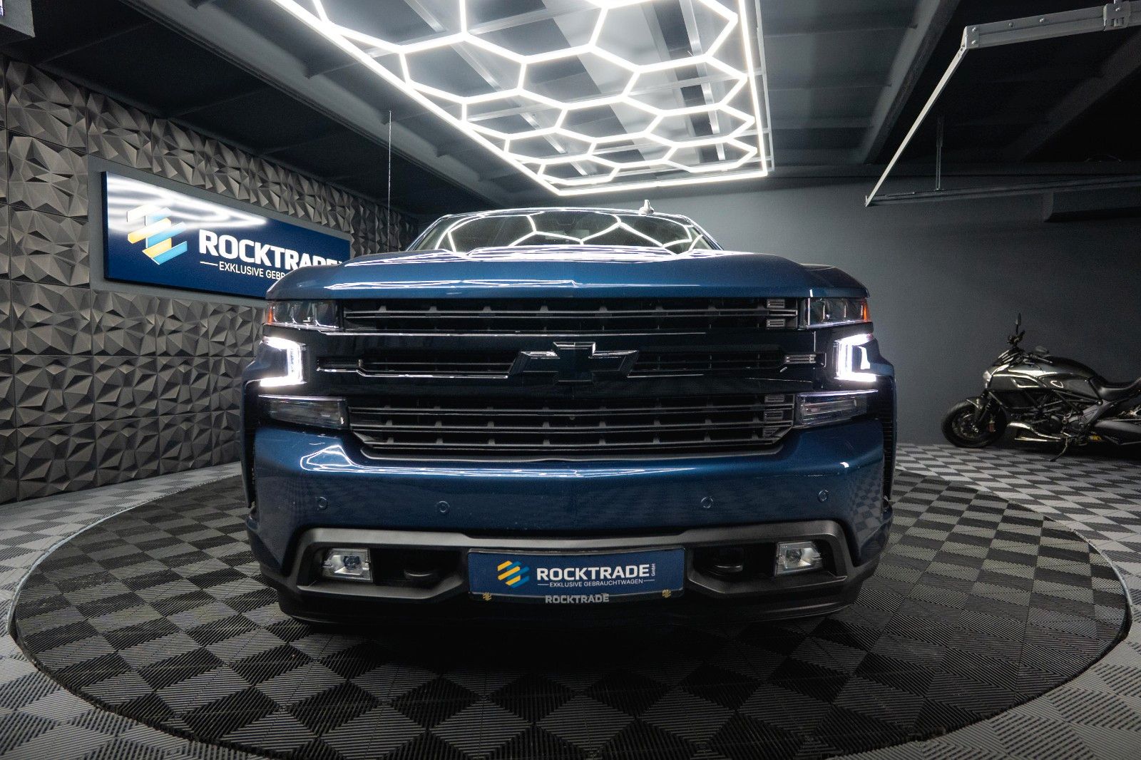 Fahrzeugabbildung Chevrolet Silverado 5.3L V8 4x4 RST Limited ZZ1 NightPaket