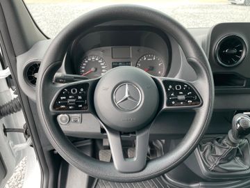 Fahrzeugabbildung Mercedes-Benz Sprinter III 317 CDI  / MR / AHK / MBUX / Kamera