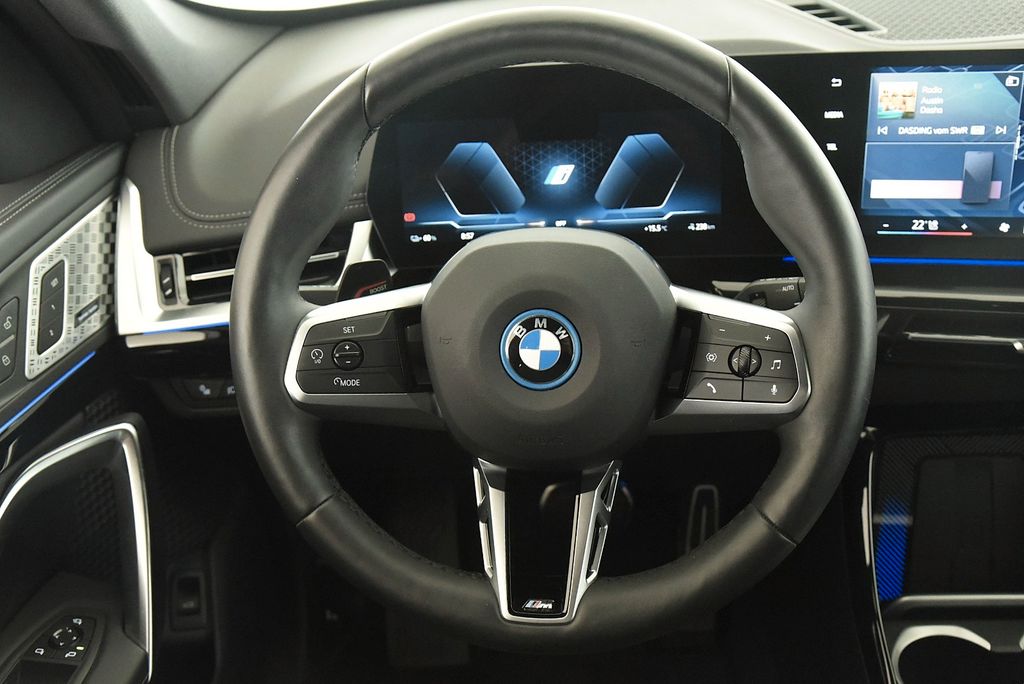 BMW iX1