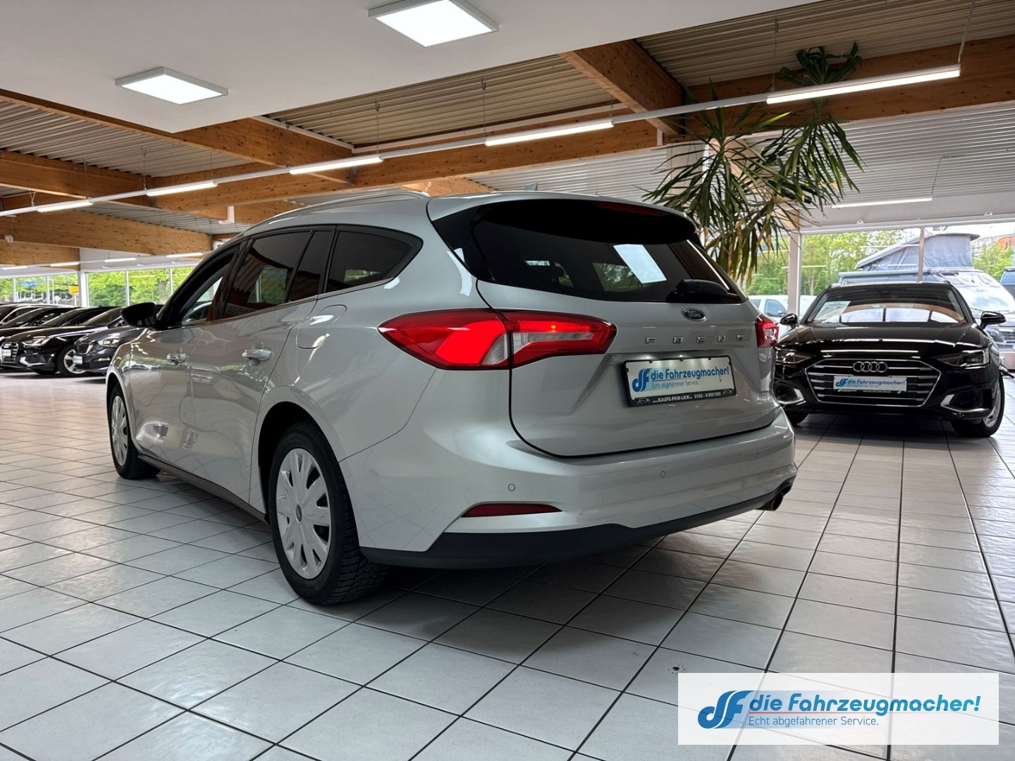 Fahrzeugabbildung Ford Focus Turnier Cool & Connect 1.0 EcoBoost EU6d-T