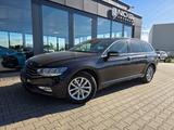 Volkswagen Passat Var. Business*Led*Digi-Tacho*Dcc*R-Line*A - mit Diesel-Antrieb: Schwarz, Ambiente-Beleuchtung, Kombi