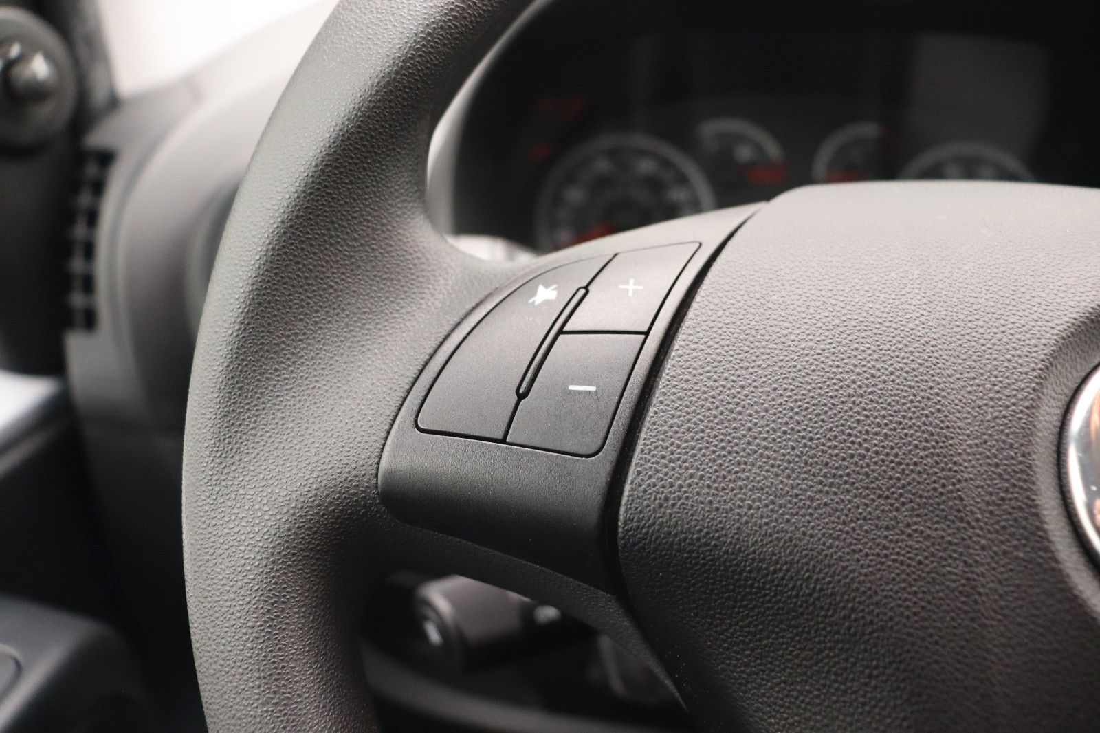 Fahrzeugabbildung Fiat Fiorino SX 1.2 Kombi SHZ AHK KLIMA PDC