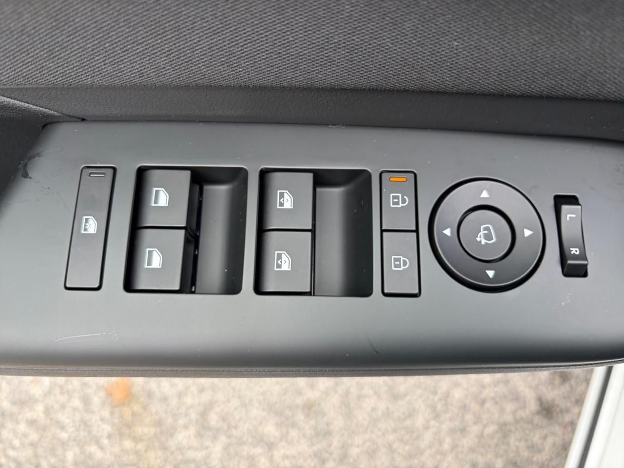 Fahrzeugabbildung Hyundai KONA TREND SHZ*LHZ*NAVI*CARPLAY*LM*ZV*