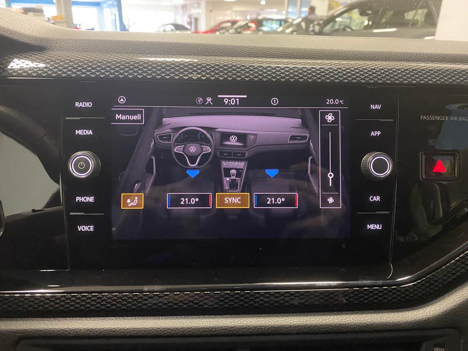 Fahrzeugabbildung Volkswagen Taigo 1.5 16V TSI ACT Life+APP+MATRIX+ALLWETTER+