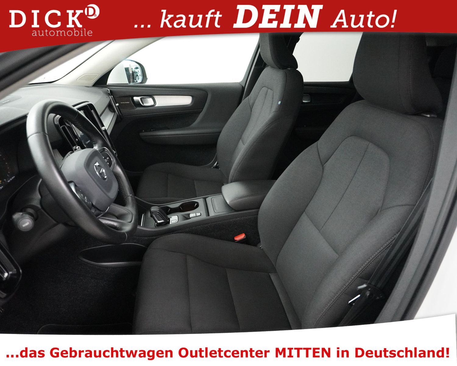 Fahrzeugabbildung Volvo XC40 T3 Aut Momen PANO+VIRTU+LED+KAM+H&K+ACC+SHZ