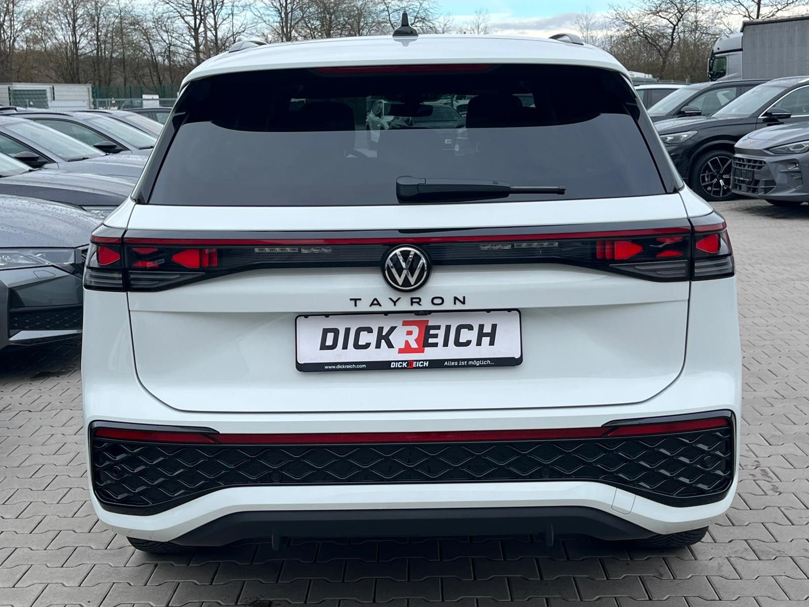Fahrzeugabbildung Volkswagen Tayron 2.0 TDI 4M R-Line 7S*IQ-L.*LEDER*PANO*HUD