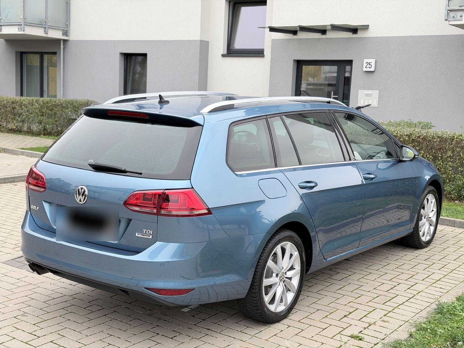 Volkswagen Golf 2014 — interior