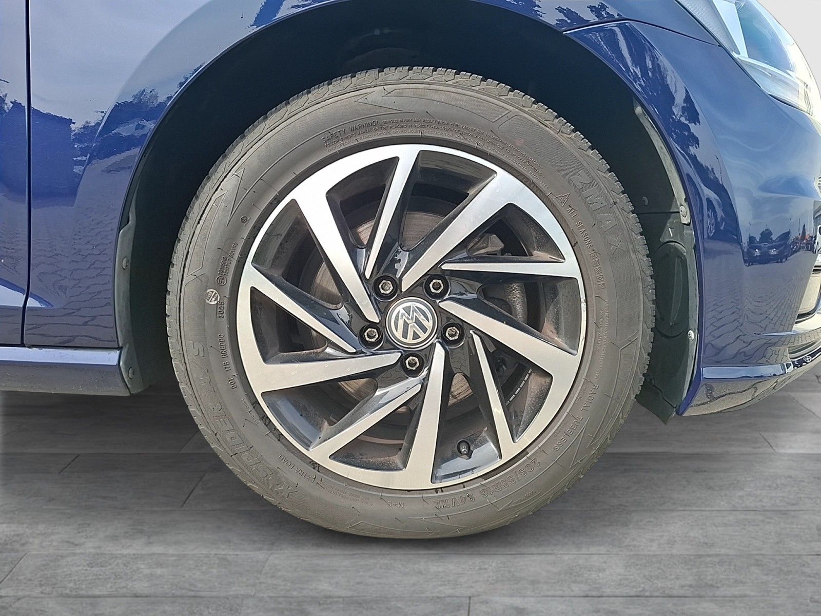 Fahrzeugabbildung Volkswagen Golf VII Variant TDI Join DSG Navi PDC SH LM