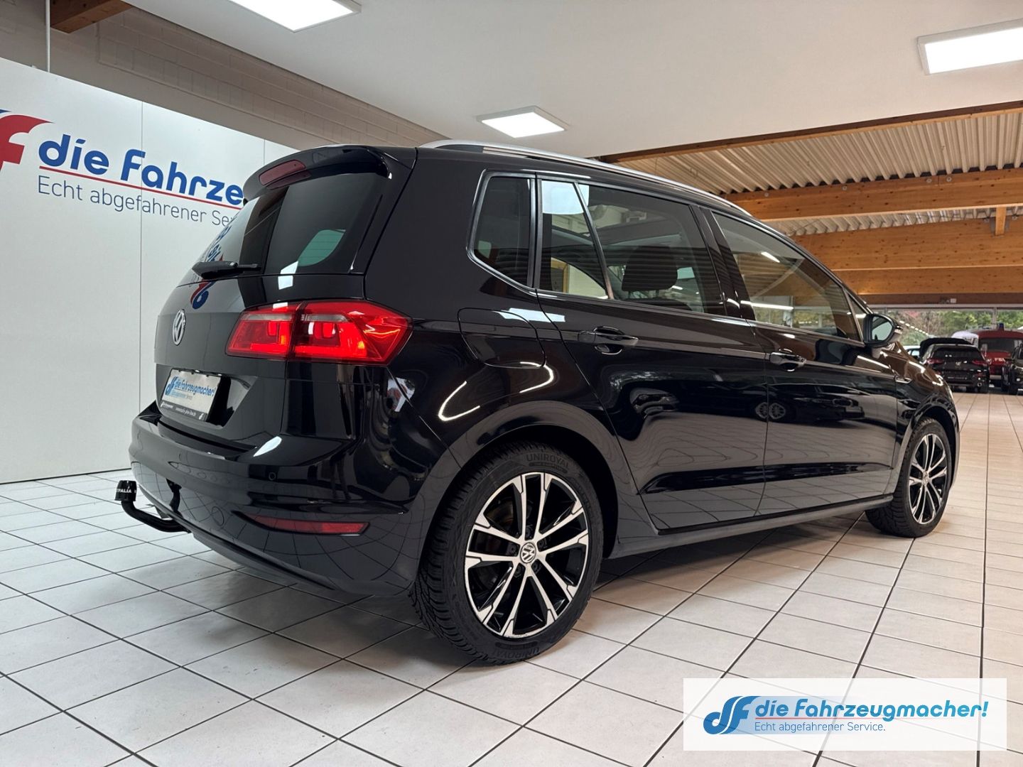 Fahrzeugabbildung Volkswagen Golf Sportsvan VII Lounge 1.4 TSI DSG Panodach N