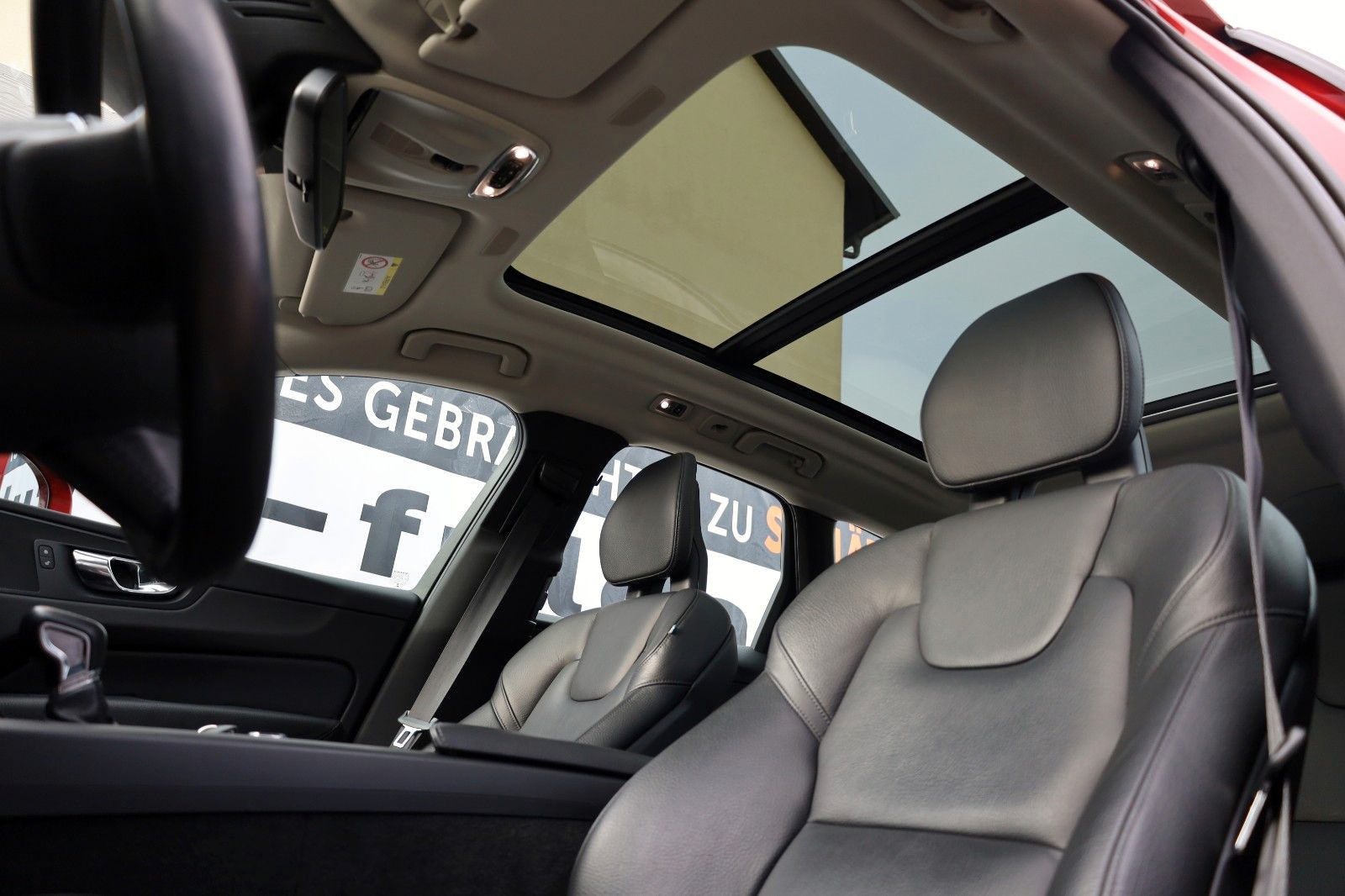 Fahrzeugabbildung Volvo XC60 Momentum AWD Leder,Navi,LED,Panorama,4xSH