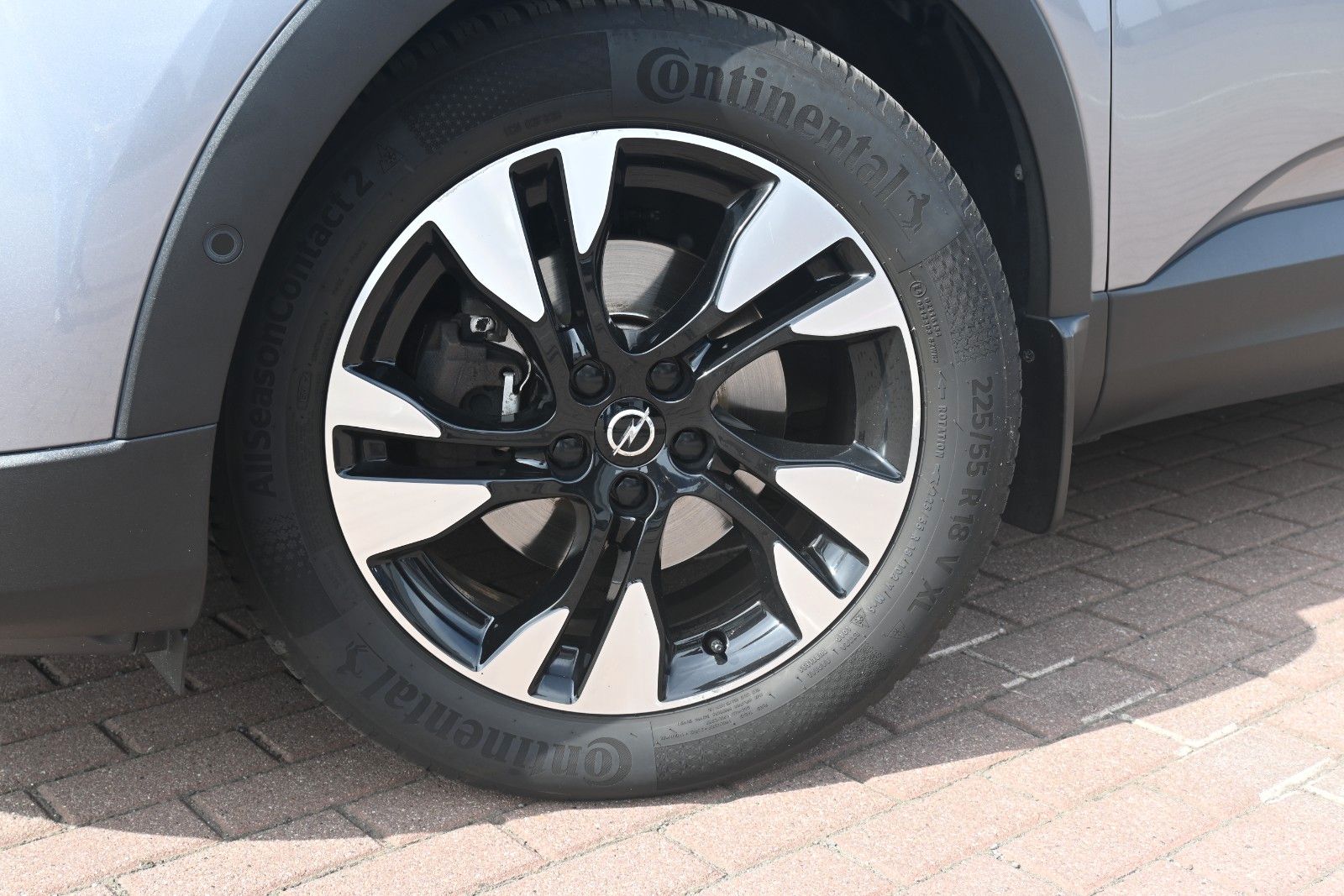 Fahrzeugabbildung Opel Grandland (X) 1.6 Turbo Autom. Ultimate*Pano*ACC
