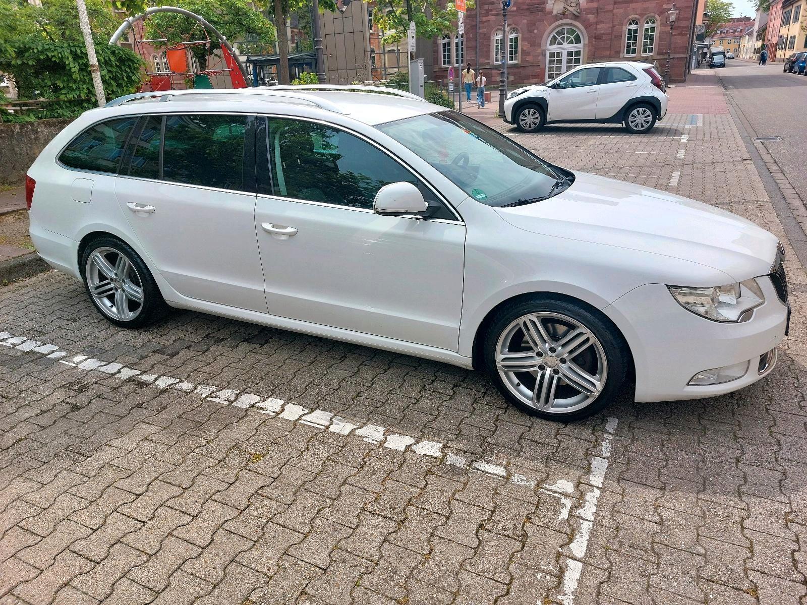 Skoda Superb 2011 — photo 6