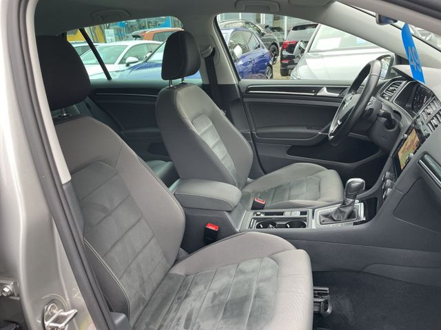 Golf Highline TSi DSG PANO Navi Kamera LED
