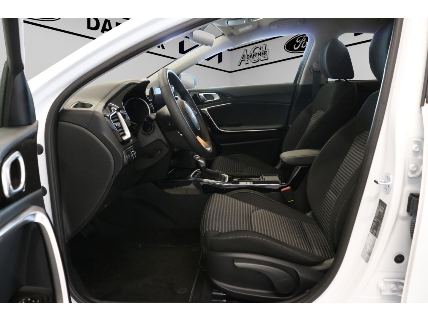 Fahrzeugabbildung Kia Ceed Ultimate Edition 1,5 T-GDi 48 V LED 17 Zoll