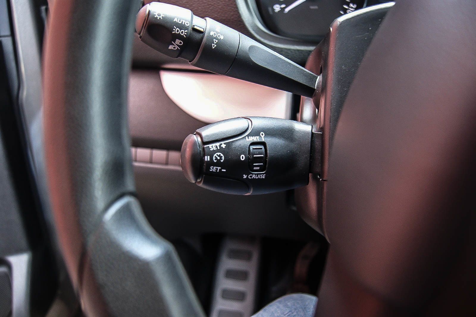Fahrzeugabbildung Opel Vivaro Kasten 1.5d  Edition S Apple CarPlay ANHZ