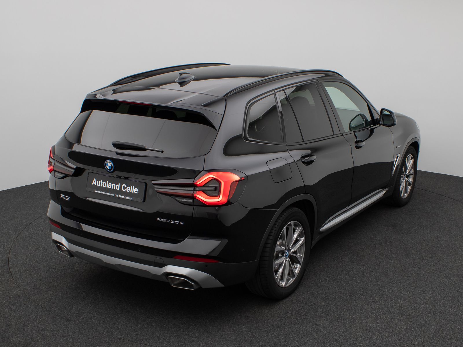 Fahrzeugabbildung BMW X3 xD30e Laser HUD DAB HiFi AHK Komfort 19Zoll