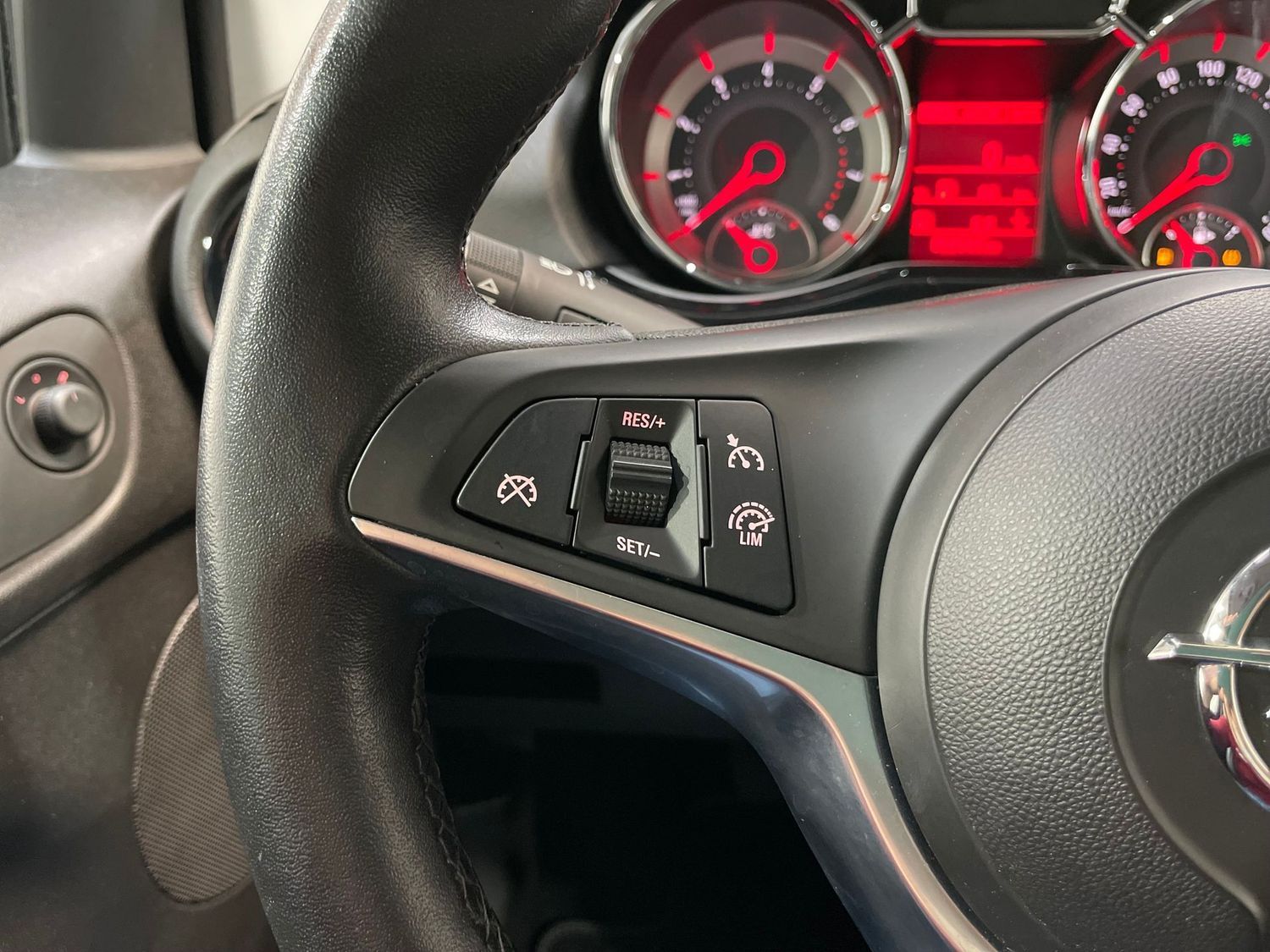 Fahrzeugabbildung Opel Adam Jam #PDC#SHZ#Tempo#Alu