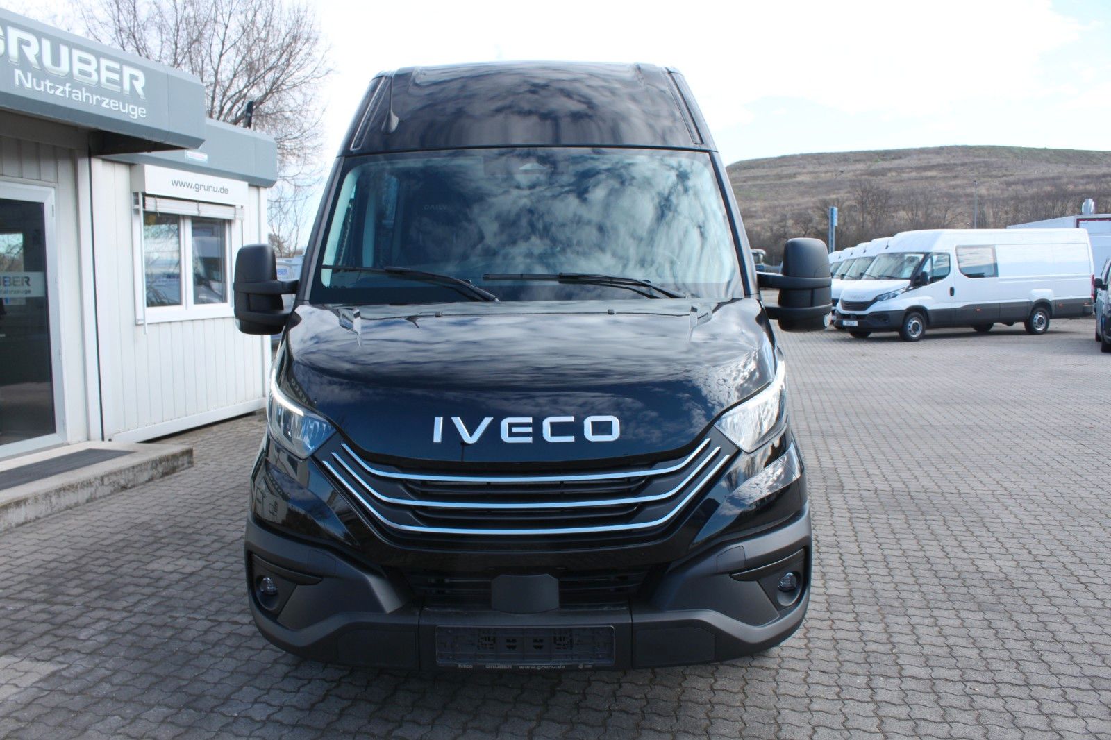 Fahrzeugabbildung Iveco Daily 35S16 DoKa  3Liter Diesel Automatik