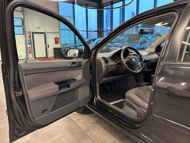 MYAUTOCENTER – Gebraucht- und Jahreswagen mit Werkstattservice in Pfaffenhofen Volkswagen Polo IV Comfortline *TÜV NEU*KLIMA*ELEKTR.FENSTE