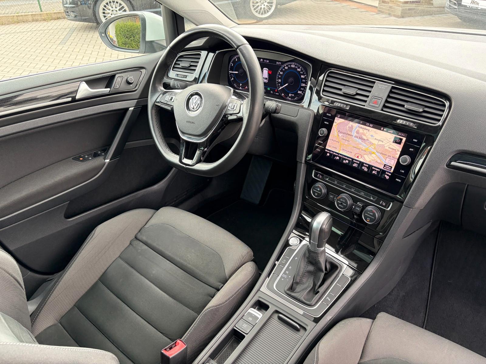 Volkswagen Golf VII Var Highline R Line*Pano*Kamera*ACC