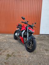 Ducati Streetfighter V2 - DUCATI ST2