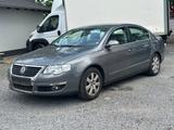 Volkswagen Passat Lim. Comfortline 1,HAND - Volkswagen Passat aus 2005