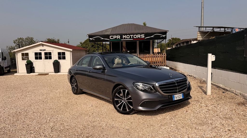 Image of Mercedes-Benz E 300