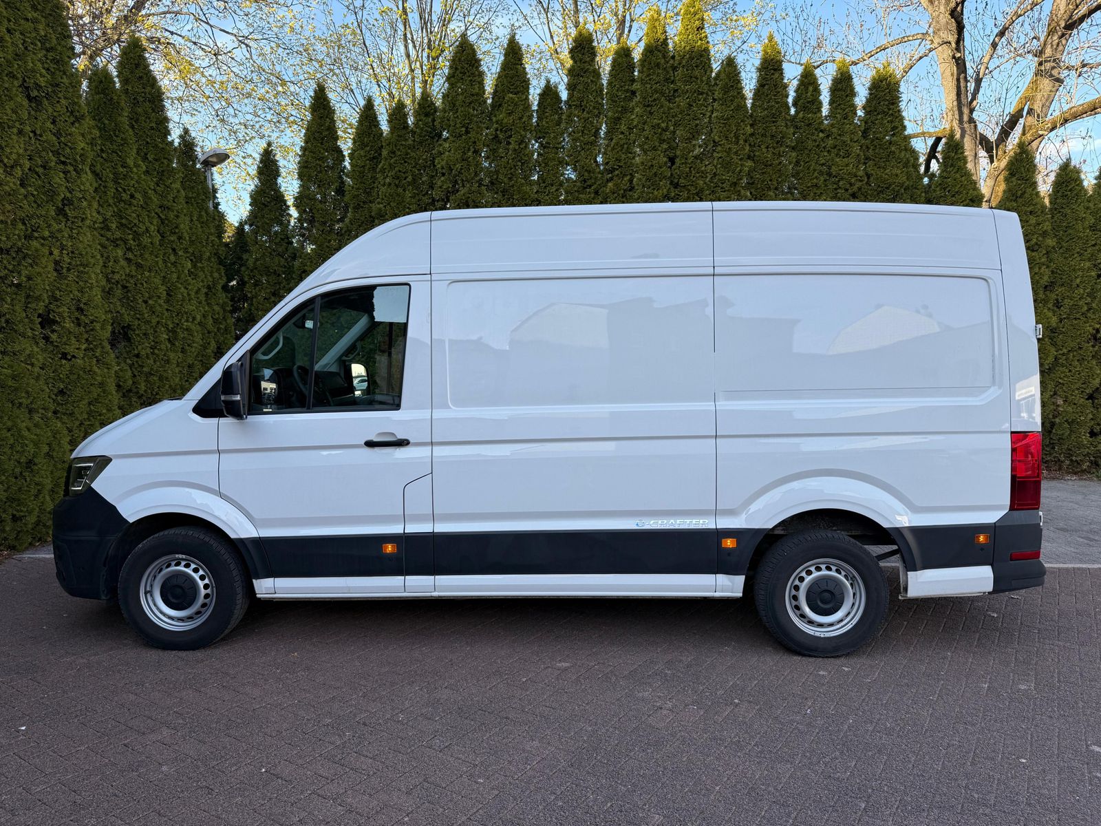 Fahrzeugabbildung Volkswagen e-Crafter Kasten35 L3H3 LED+NAV+SHZ+KAM+CARP+DAB
