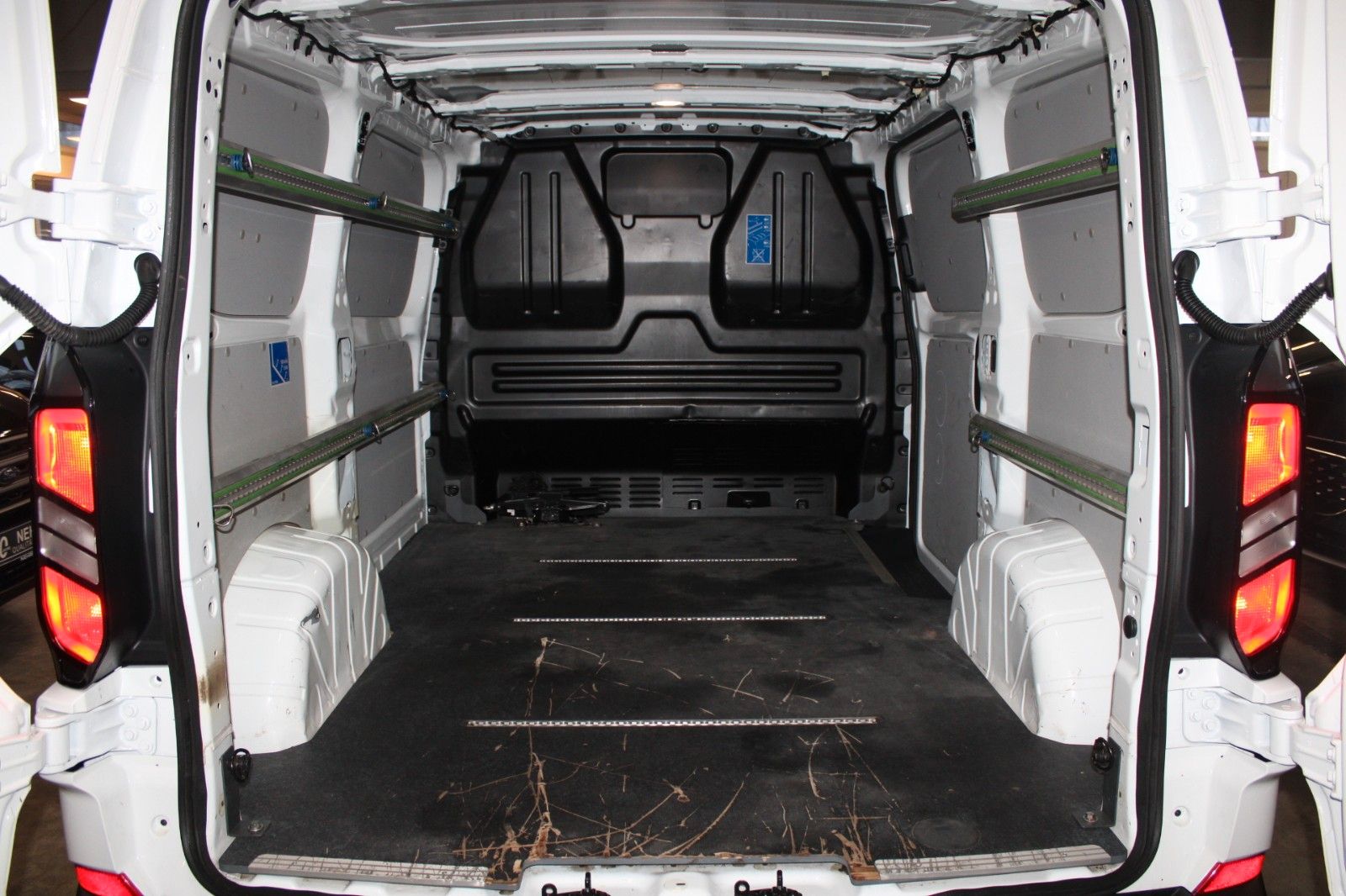 Fahrzeugabbildung Ford Transit Custom L1 TREND LED NAVI CAM ACC SHZ uvm