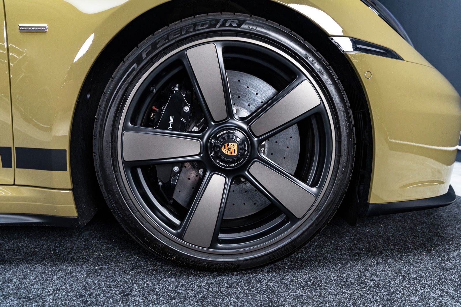 Fahrzeugabbildung Porsche 992.2 GTS Cabrio Spirit 70 + PCCB + Burmester