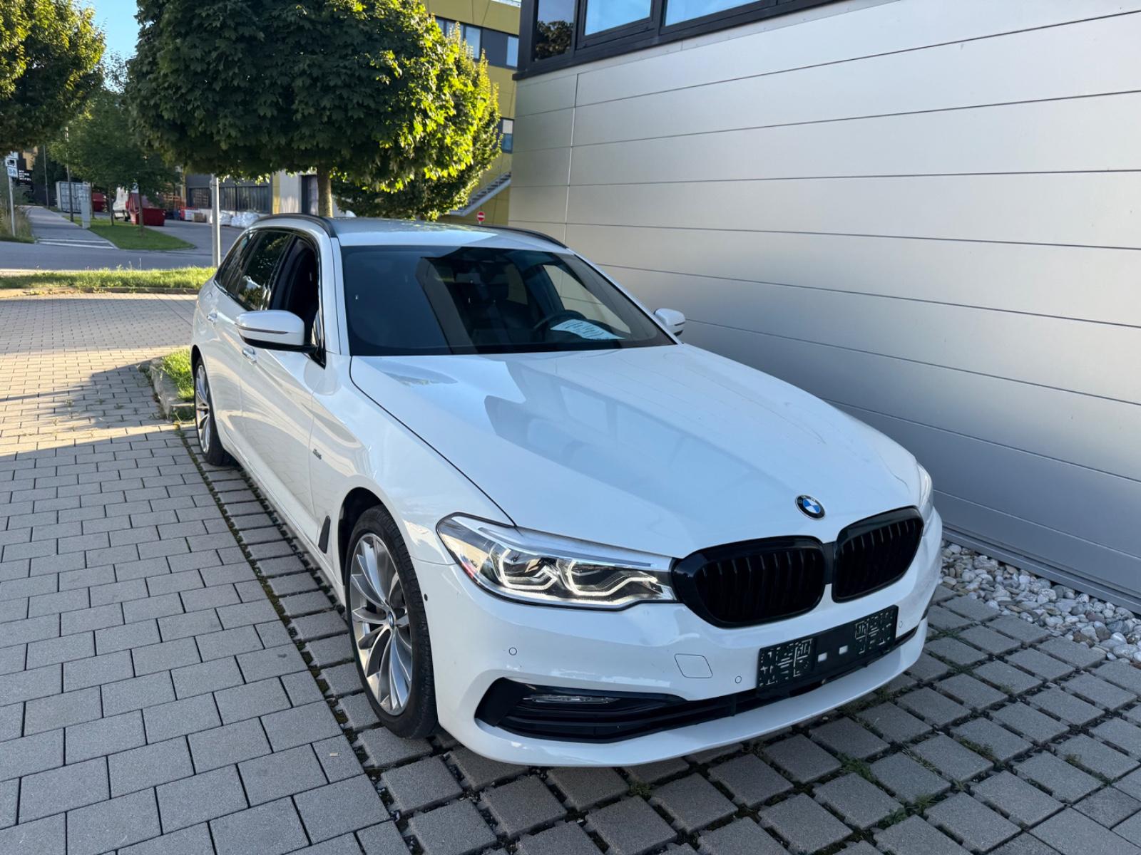 BMW 530i xDrive Touring Sport Line Leder/HUD/ACC