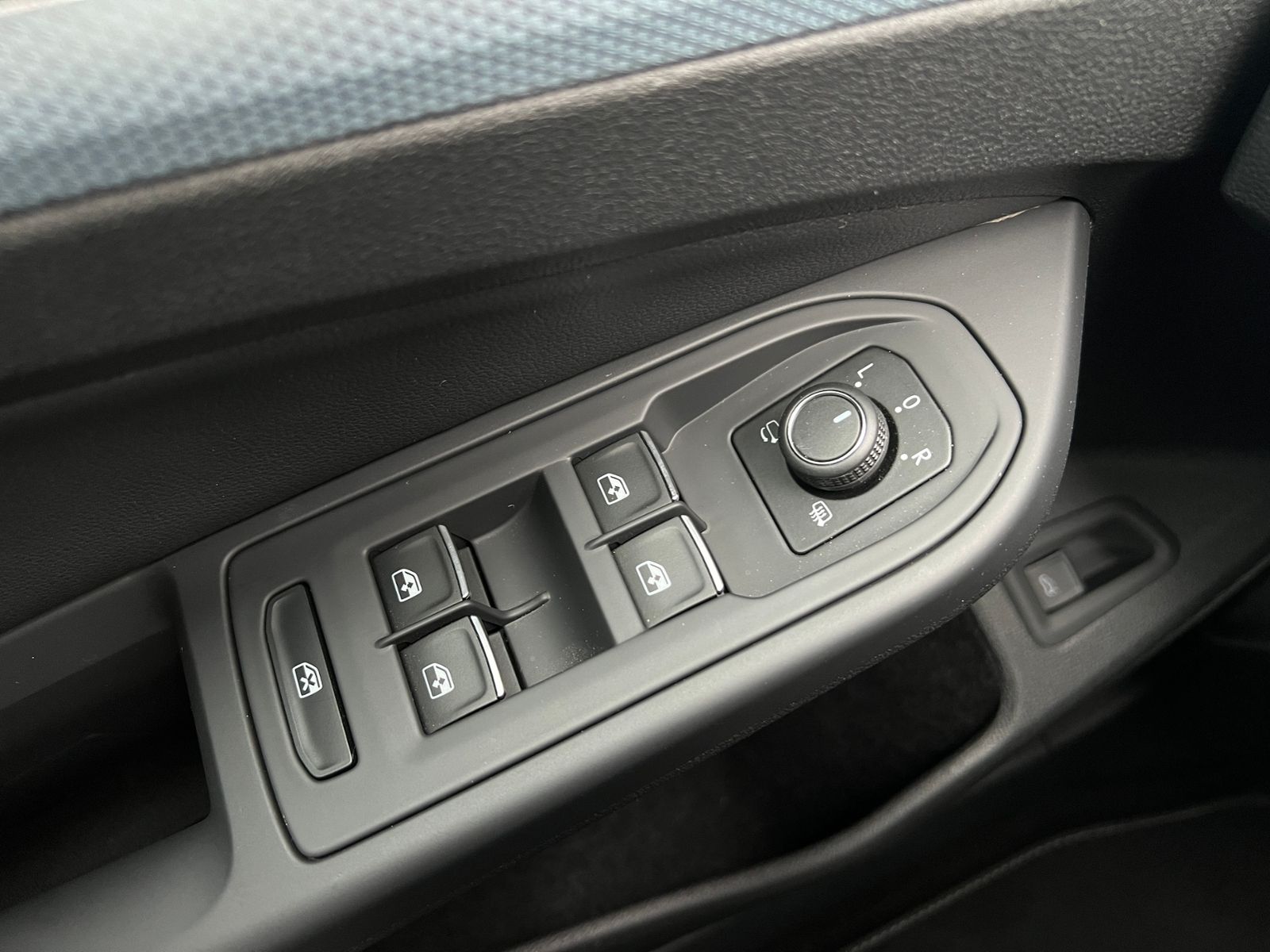 Fahrzeugabbildung Volkswagen Golf VIII Variant GOAL 2.0 TDI DSG *AHK, LED, "P