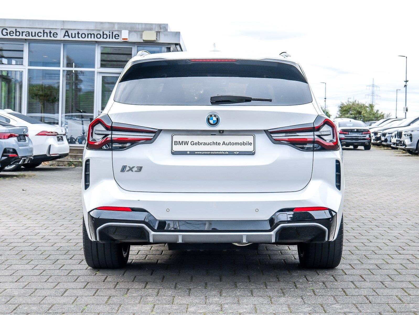 BMW iX3 HUD PANO ACC AHK 360°KAM RFK NAVI Standh.