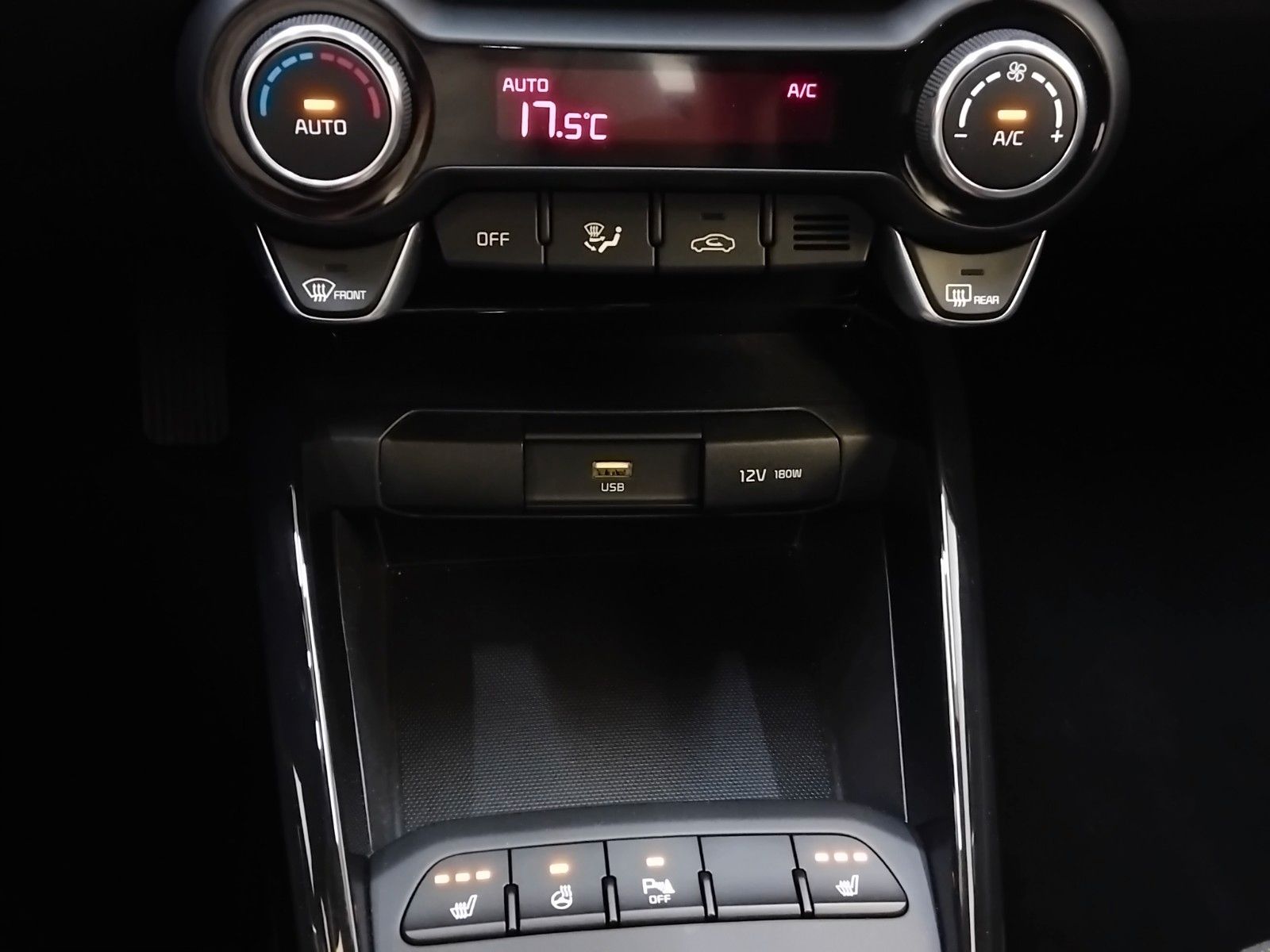 KIA Stonic (04/2024, Benzin)
