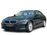 BMW 320i Sport Line SHZ*PDC*Lenkradheiz.*SpurhalteAs - BMW 3er Reihe in Essen