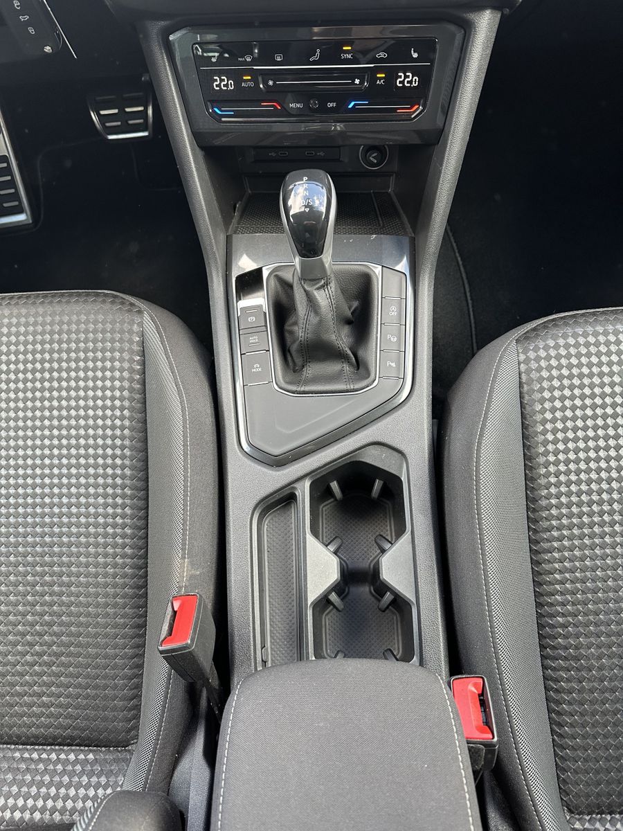 Fahrzeugabbildung Volkswagen Tiguan 1.5 TSI DSG Active NAV+LED+KAMERA+ACC+2HD