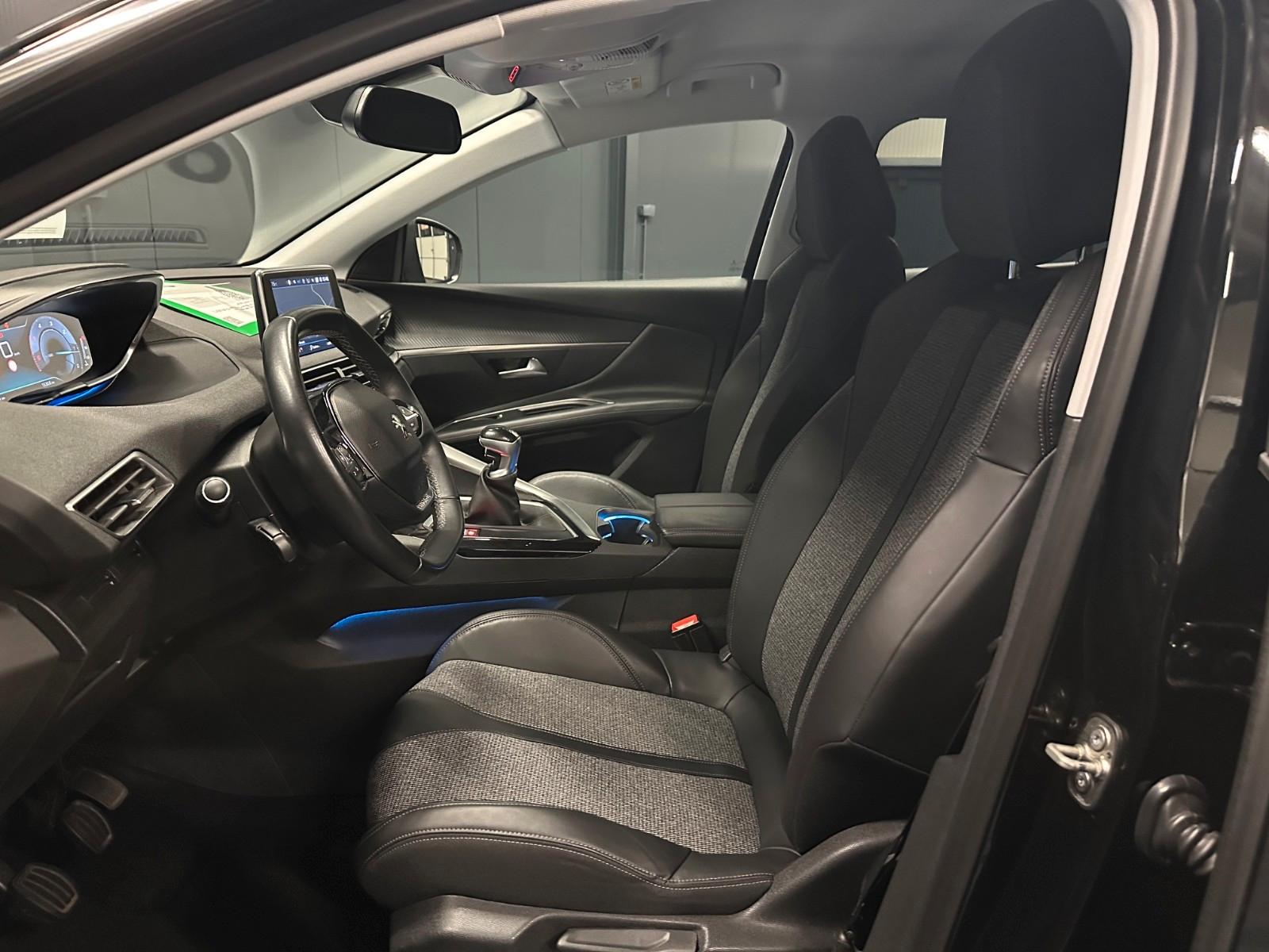 Peugeot 3008 Blue-HDI Allure *Full/LED*T-LEDER*AHK*NAVI*
