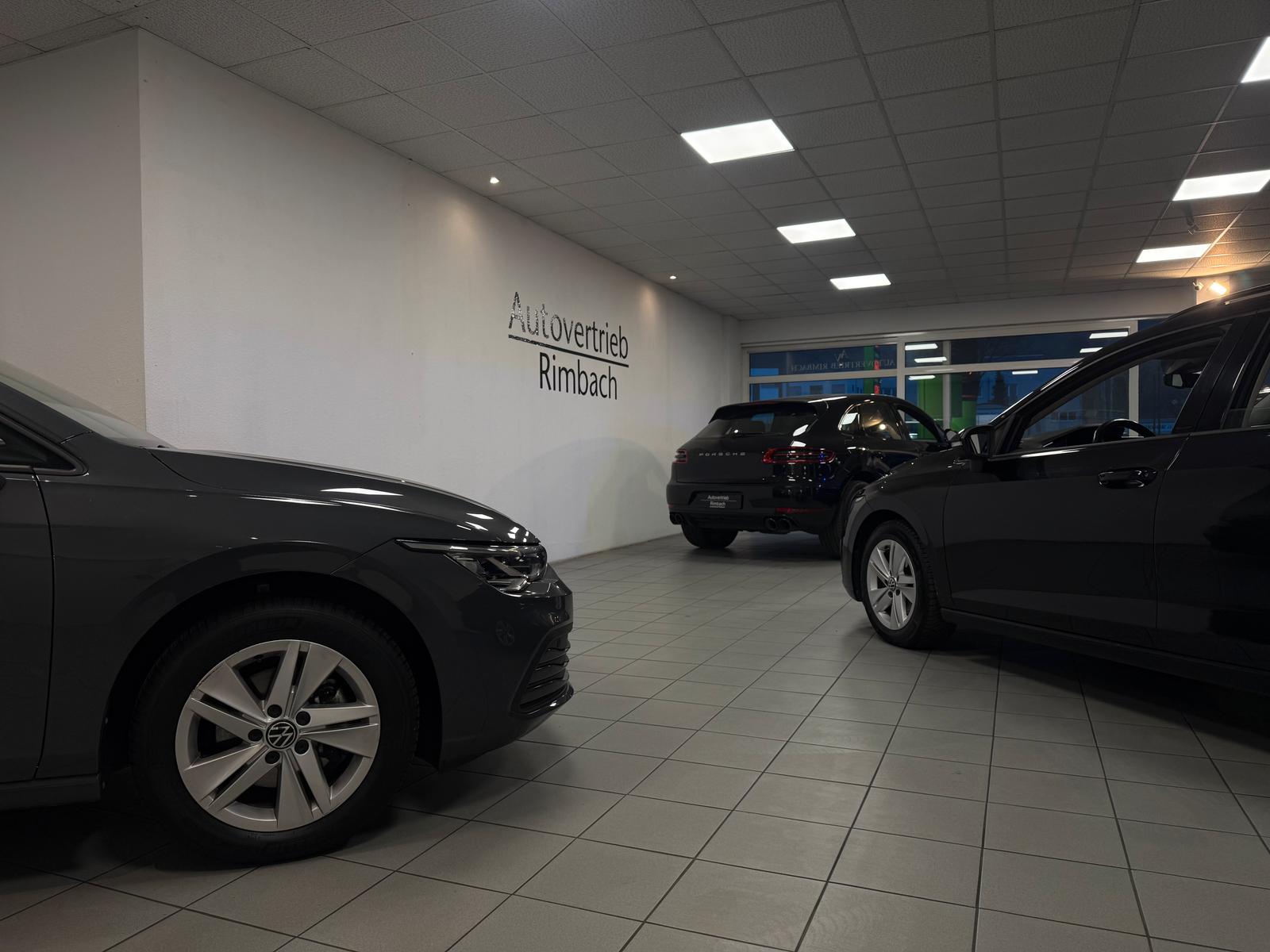 showroom-image-top