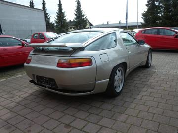 1990 Porsche 928 照片 8