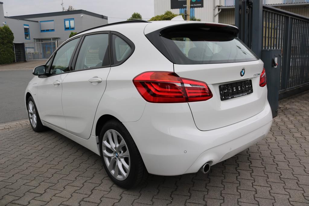 BMW 225