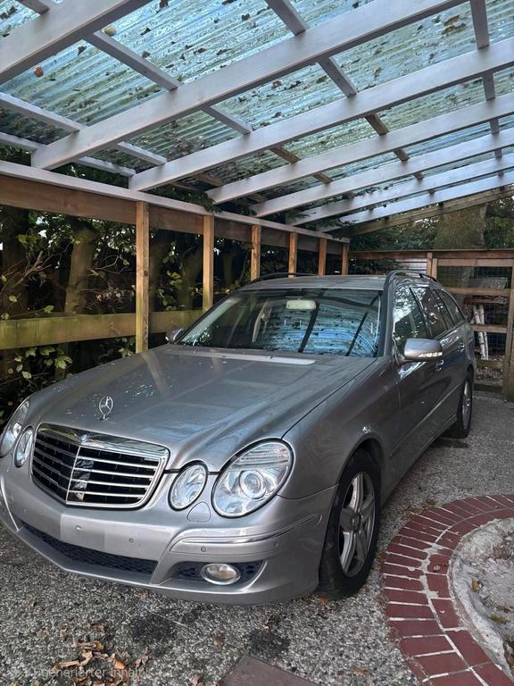 Mercedes-Benz E 320