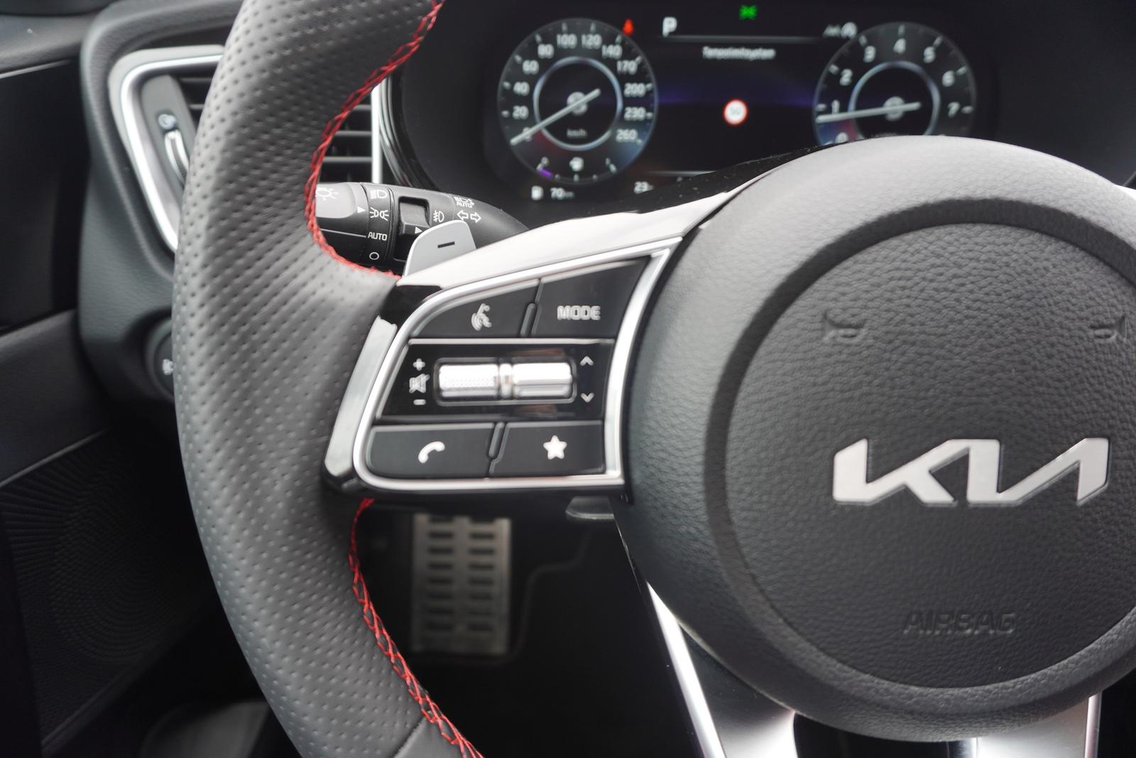 Kia ProCeed GT 1.6 T-GDI Pano LED Navi ACC Kamera