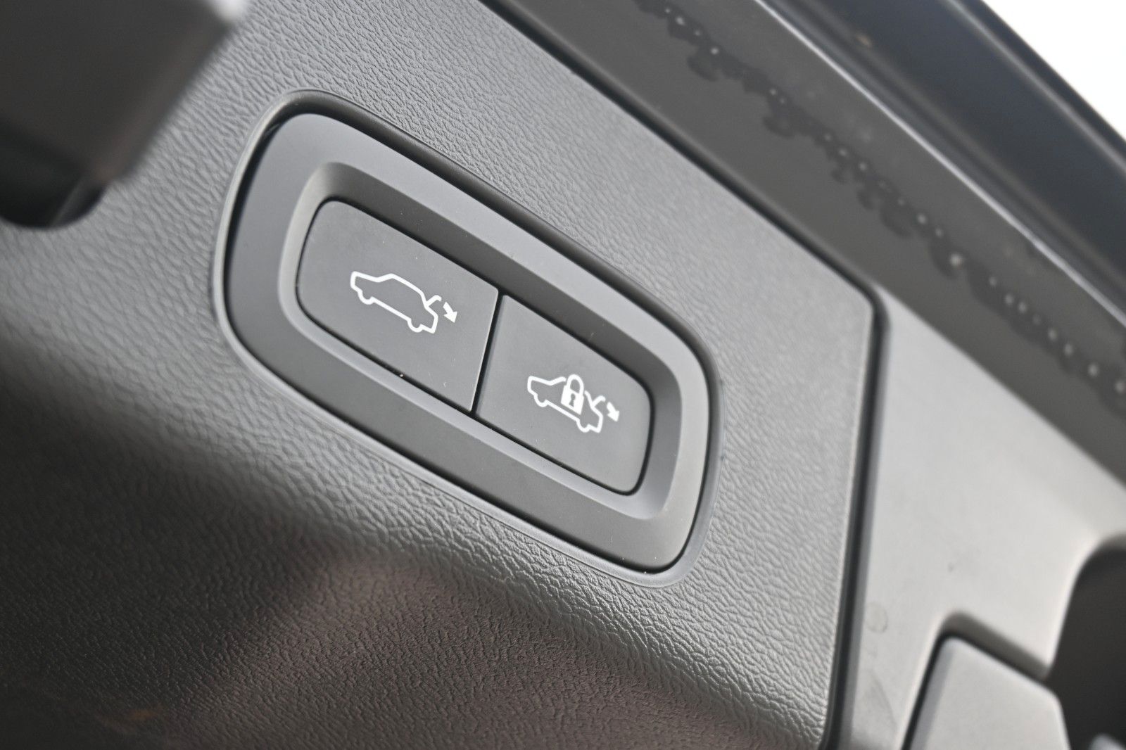 Fahrzeugabbildung Volvo XC60 Inscription T6 PHEV AWD*Luft*HUD*360°*STHZG