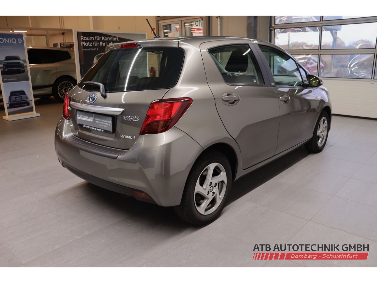 Fahrzeugabbildung Toyota Yaris Edition-S Hybrid 1.5l VVT-i SHZ 2-Zonen-Kl